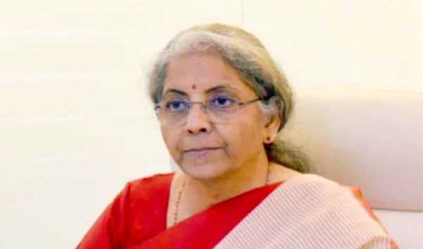 तमिलनाडु जहरीली शराब त्रासदी : निर्मला सीतारमण ने कहा- पुलिस की नाक के नीचे बेची जा रही अवैध शराब